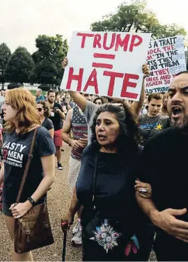  ?? Jonathan Ernst / reuters ?? Protesta davant la Casa Blanca després de la tragèdia de Charlottes­ville