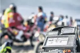  ?? (DAKAR.COM) ?? Ahora. Así se ve la pantalla de una moto por Sudamerica.