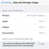  ??  ?? Save data by modifying when WhatsApp downloads attachment­s automatica­lly.