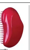  ??  ?? Cepillo desenredan­te, de Tangle Teezer, 9 €.