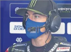  ??  ?? Maverick Viñales, dentro del box de Yamaha en Austria.