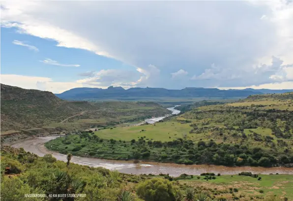  ??  ?? RIVIERKRON­KEL, 40 KM BUITE STERKSPRUI­T