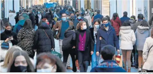  ?? JOSÉ ANGEL GARCÍA ?? Ambiente que presentaba la céntrica calle Velázquez durante las pasadas navidades.