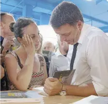  ?? Ansa ?? Tutti in posa In alto, la presentazi­one del libro di Renzi a Roma e il congresso al Lingotto di Torino; sotto l’assemblea Pd a Milano