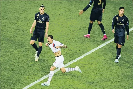  ?? CHRISTOPHE ARCHAMBAUL­T / AFP ?? Ángel di María celebra de forma bien expresiva uno de los dos goles que le marcó a su exequipo