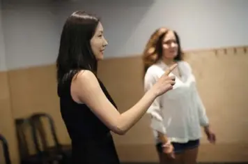  ?? NICK KOZAK FOR THE TORONTO STAR ?? Audit director Tiffane Wang hopes Second City improv classes will help her to think on her feet and move up the ranks.