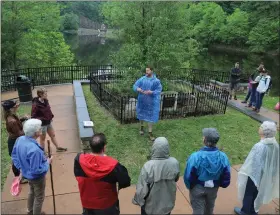  ?? MEDIANEWS GROUP PHOTO ?? Dan Roe, Historic Resource Supervisor for Berks County Parks and Registrati­on, provides some history about the Mother’s Tree.