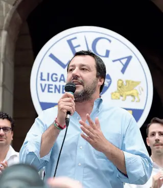  ??  ?? A Vicenza Matteo Salvini, segretario della Lega e vice premier, durante un comizio per le Comunali