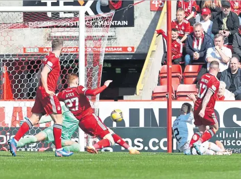  ?? ?? SORE ONE: Aberdeen lost 1-0 to Livingston in a match where the Dons thought they should have had a penalty.