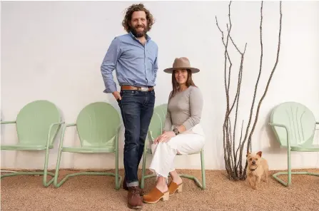  ??  ?? Max Kabat and Maisie Crow, the publishers of The Big Bend Sentinel, with their dog, Annie. (Photo by Jessica Lutz)