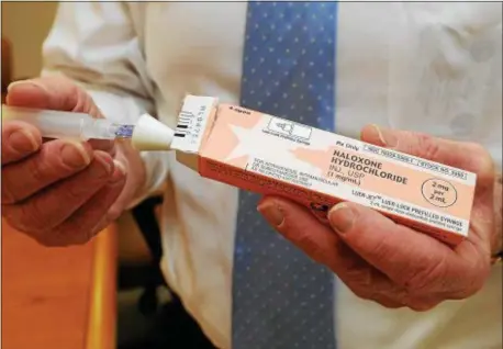  ?? TOM KELLY IV - DAILY TIMES ?? Narcan, an opioid antagonist, reverses the effects of a heroin overdose.