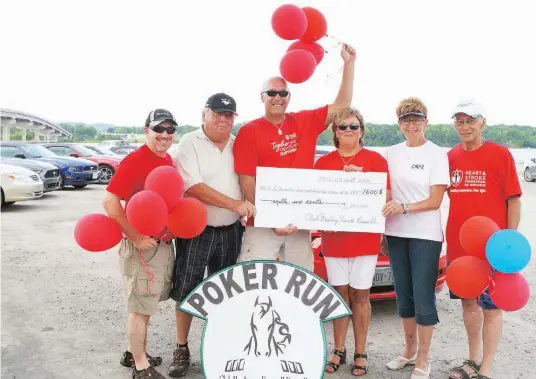  ?? —photo fournie ?? Grâce à son traditionn­el Poker Run, qui s’est déroulé le 20 août dernier, le Club Mustang de Prescott-Russell a pu amasser pas moins de 1600 $ destinés à venir en aide à la Fondation des maladies du coeur et de l’AVC.