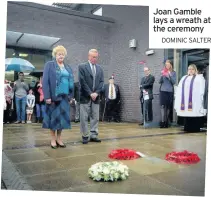  ?? DOMINIC SALTER ?? Joan Gamble lays a wreath at the ceremony