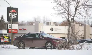  ?? TROY FLEECE ?? Police were investigat­ing Monday after a car collided with trees on south Albert Street.