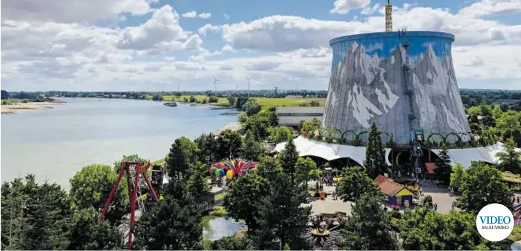  ?? ?? Surreale Spielewelt im ehemaligen Kernkraftw­erk: Mehr als 200.000 Menschen besuchen jedes Jahr das Wunderland Kalkar im deutschen Nordrhein-Westfalen.