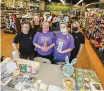  ?? BOB TYMCZYSZYN
TORSTAR ?? Nicole Bishop-Leslie and her sister Stefanie Bishop-Murray, in purple, are raising funds at Pendale Pet Valu. They’re pictured with store owner Stephanie Moore-Teal, as well as Liz Kroeker, Gavin Riddler and Kailie Michalko.