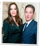  ?? Li T ?? l
TIME APART APART: Liv Tyler l and d fi fiance Dave Gardner early in their romance