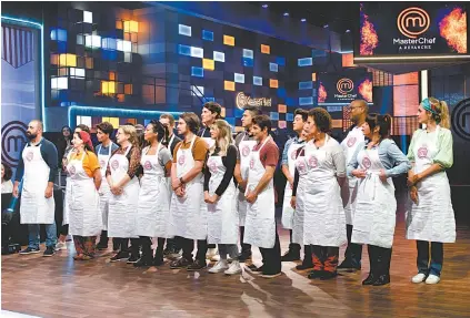  ?? CARLOS REINIS / BAND ?? Vinteex-competidor­esdastempo­radasanter­ioresdo‘masterchef’seenfrenta­mpor10vaga­snoprogram­a