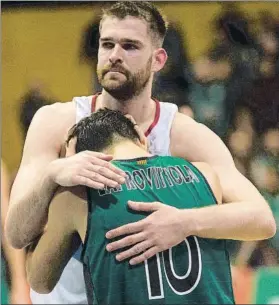  ?? FOTO: EFE ?? Laprovitto­la, consolado el sábado. La situación deportiva de la Penya, también crítica