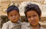  ??  ?? Risollevar­e i bimbi cambogiani dalla povertà
e dal degrado è una delle prime missioni