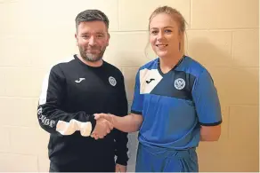  ??  ?? Jason McCrindle welcomes Fiona Mearns to St Johnstone Women.