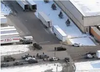  ?? ABC 6 ?? Cops in New Jersey shot and killed a gunman who held two women hostage at warehouse outside Philadelph­ia.