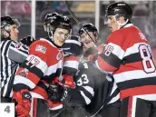  ?? PHOTOS AGENCE QMI, MARC DESROSIERS ?? 1. Les Olympiques de Gatineau et les 67’s d’ottawa se sont affrontés au TD Place, domicile du Rouge et Noir d’ottawa, de la Ligue canadienne de football. Tristan Bérubé s’est mis en évidence devant le filet des Olympiques en stoppant 28 des 29 tirs des...