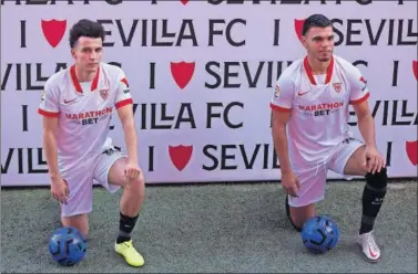  ??  ?? Idrissi y Rekik posan como nuevos jugadores del Sevilla.