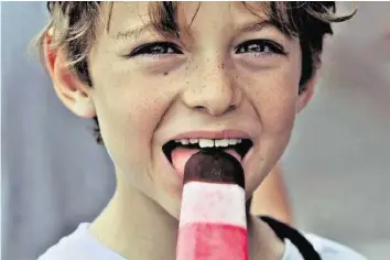  ??  ?? Der 9-jährige Áedán schmilzt nicht nur Glace – mit seinen Sprossen lässt er auch Herzen schmelzen! <3