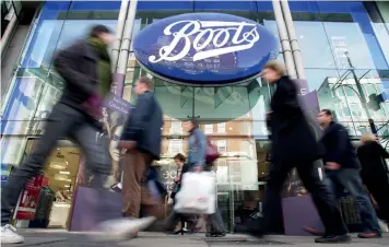  ?? (Sergio Dionisio/AP/SIPA) ?? A Boots pharmacy in central London.