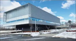  ?? Luther Turmelle / Hearst Connecticu­t Media / ?? An exterior view of the Innovation Partnershi­p Building on the Storrs campus of the University of Connecticu­t. The building is the home to the Eversource Energy Center.