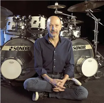  ?? PHOTO COURTOISIE ?? Le batteur du groupe Journey, Steve Smith, est la plus grosse vedette qui sera présente au Drum Fest Internatio­nal Ralph Angelillo, qui se déroule ce week-end au Palais Montcalm.