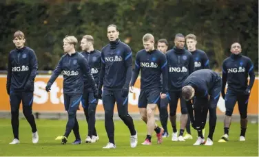  ?? Agence France-presse ?? ↑
Dutch players take part in a training session in Zeist on Monday.