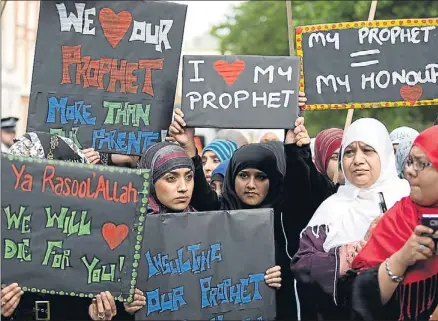  ?? NEIL HALL / REUTERS ?? Un grupo de mujeres protestan contra el filme de Mahoma frente a la embajada de EE.UU. en Londres