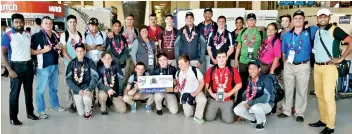  ??  ?? The Under 19 cricket team of the Bredasdorp Cricket Academy who are on tour in Sri Lanka are pictured on arrival at the BIA