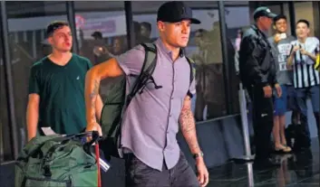  ??  ?? COMUNITARI­O. Coutinho estrena oficialmen­te su nueva condición.