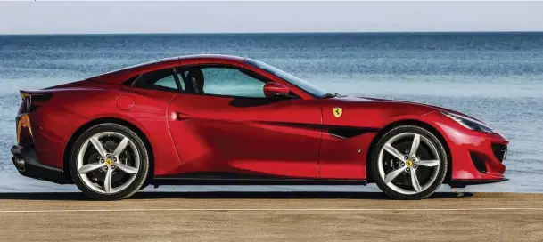  ??  ?? FERRARI 100%. El aspecto visual del Portofino está a años luz del estilo excesivame­nte conservado­r del Ferrari California al que sustituye.
