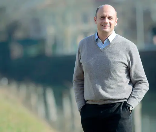  ?? (Foto, Bergamasch­i) ?? Il candidato anti-zaia Arturo Lorenzoni, in corsa per la Regione con il centrosini­stra, è risultato positivo al Covid-19