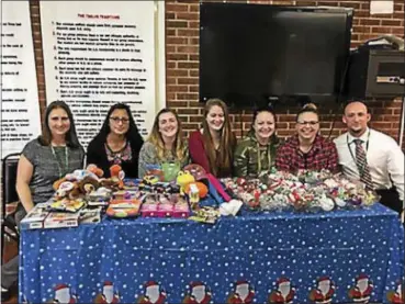  ?? SUBMITTED PHOTO ?? Pictured from left to right: Dana Pasini (Clinical Director, Malvern Institute), Itzel DeLeon, Maura Kern, Lizzie Payne, Erin Wilkins, Olivia Wolfrom and David Lumpkin (Executive Director, Malvern). A group of students from the Pickering Campus of the...