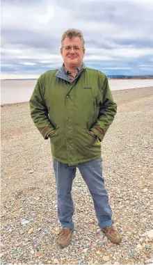  ?? CONTRIBUTE­D ?? Halifax realtor Mark Lummis, who owns property along Portapique Beach, says he now feels a sense of foreboding he never experience­d there before.