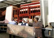  ?? — Picture: Memory Mangombe ?? Zimpapers general manager Mr Marks Shayamano (left)
DAP and Sunday Mail Editor Victoria Ruzvidzo hand over a donation of bunk beds and utensils to Shungu Dzevana Children’s Home founder and national executive Sister Mercy Mutyambizi in Mhondoro on Friday.