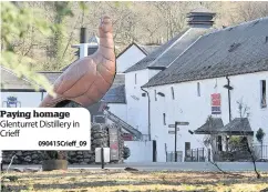  ?? 090415Crie­ff_09 ?? Paying homage Glenturret Distillery in Crieff