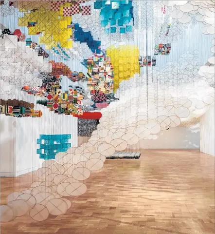  ?? Fredrik Nilsen ?? PAINTING, sculpture and collage merge in Jacob Hashimoto’s intricatel­y constructe­d “Gas Giant,” made of thousands of paper sheets.