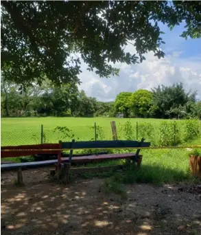  ?? CORTESÍA ?? En Chira hay siete canchas de fútbol, unos 3.000 habitantes, donde la mayoría son pescadores o trabajan en lo propio.