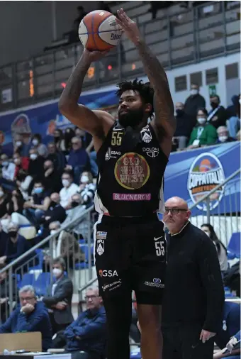  ?? LNP FOTO/CIAMILLO-CASTORIA ?? Per Trevor Lacey 25 punti in poco più di 27 minuti di gioco