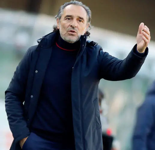  ??  ?? Cesare Prandelli, ex allenatore della Fiorentina e della Nazionale, vive a Firenze in Oltrarno