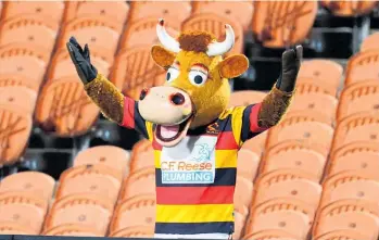  ?? Photo / Photosport ?? Waikato’s mascot Mooloo celebrates their win.