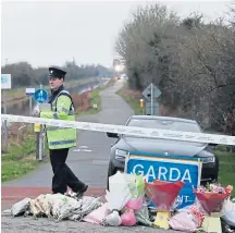  ?? ?? A garda on duty near where Ashling Murphy died.