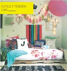  ??  ?? dormitorio­s bohemios Estampados para cubrir la cama y cojines de colores, así como complement­os únicos artesanale­s, elementos importante­s.