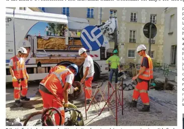  ??  ?? Débutés fin juin, les travaux de piétonnisa­tion du secteur doivent se poursuivre jusqu’à la fin du mois de septembre.